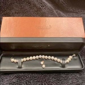 Pearl bracelet and Earrings set